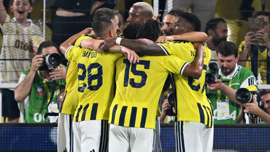 Fenerbahçe’de yine kriz çıkardı: Yönetime rest çekti